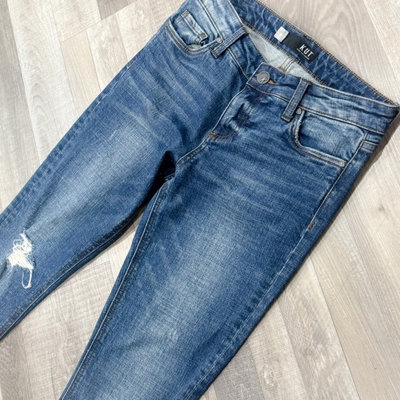 Kut from the kloth Catherine boyfriend distressed boyfriend fit jean ❤️ - Picture 3 of 7